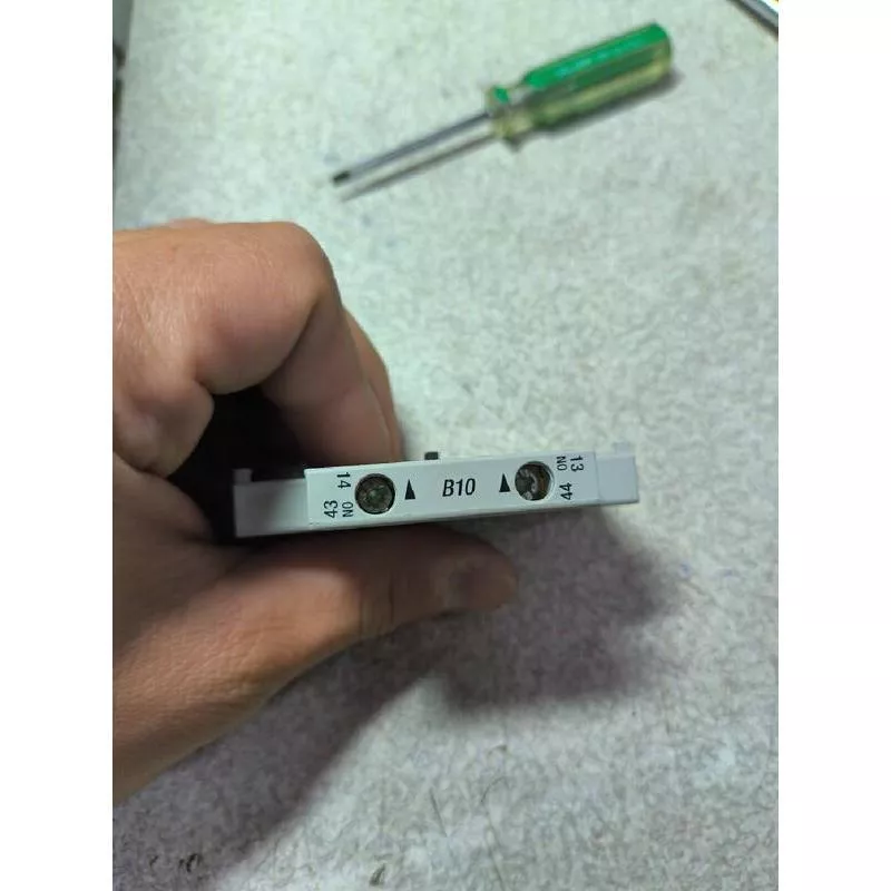 allen-bradley羅克韋爾 100-S系列 b 輔助觸點塊