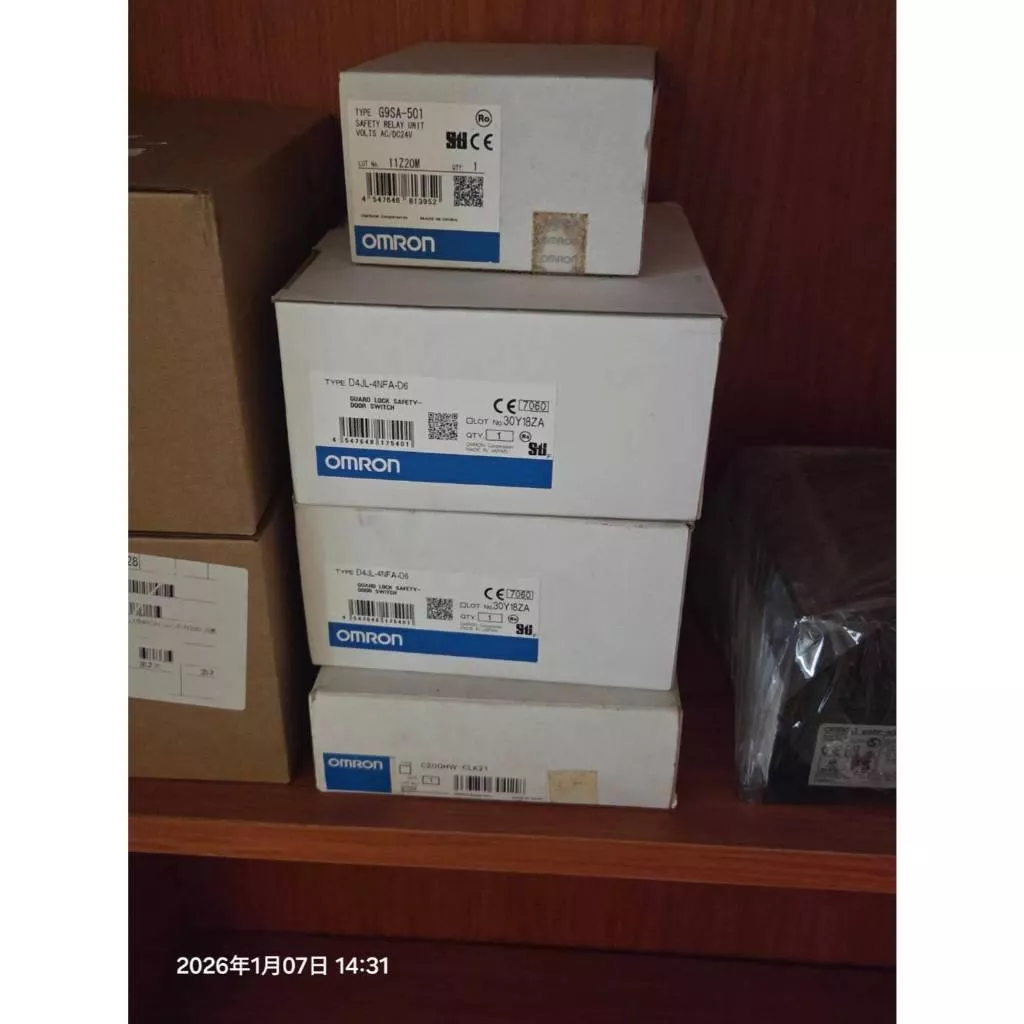 (盒裝新品) OMRON歐姆龍 安全門開關 D4JL-4NFA-D6 C200HW-CLK21 詢價