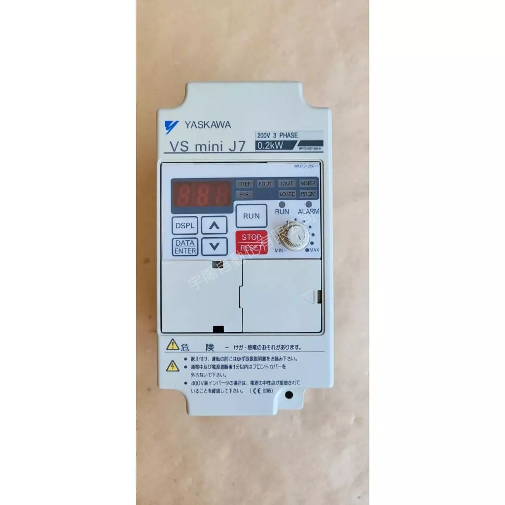 YASKAWA安川變頻器CIMR-J7AA20P2 三相220V 0.2KW 1/4馬