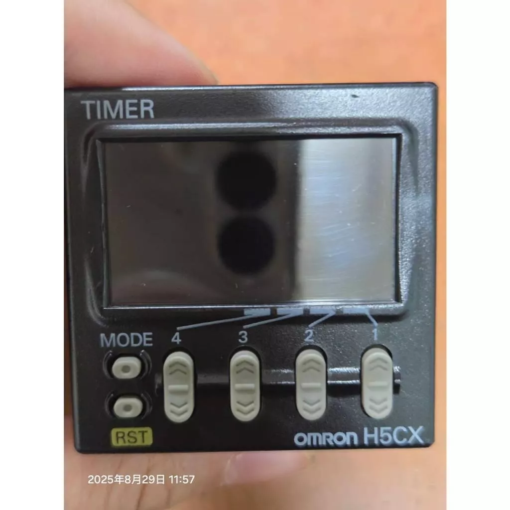 OMRON歐姆龍 數位計時器 H5CX-L8D-N H5CX-L8-N 電源24VDC 100-240VAC 繼電器輸出