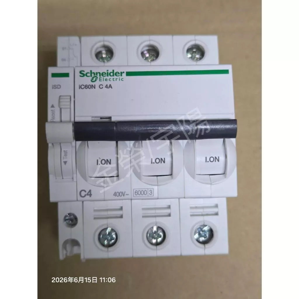 (外觀新) SCHNEIDER 施耐德 IC60N C 4A 3P 20kA 微型斷路器 含iSD 故障指示輔助接點