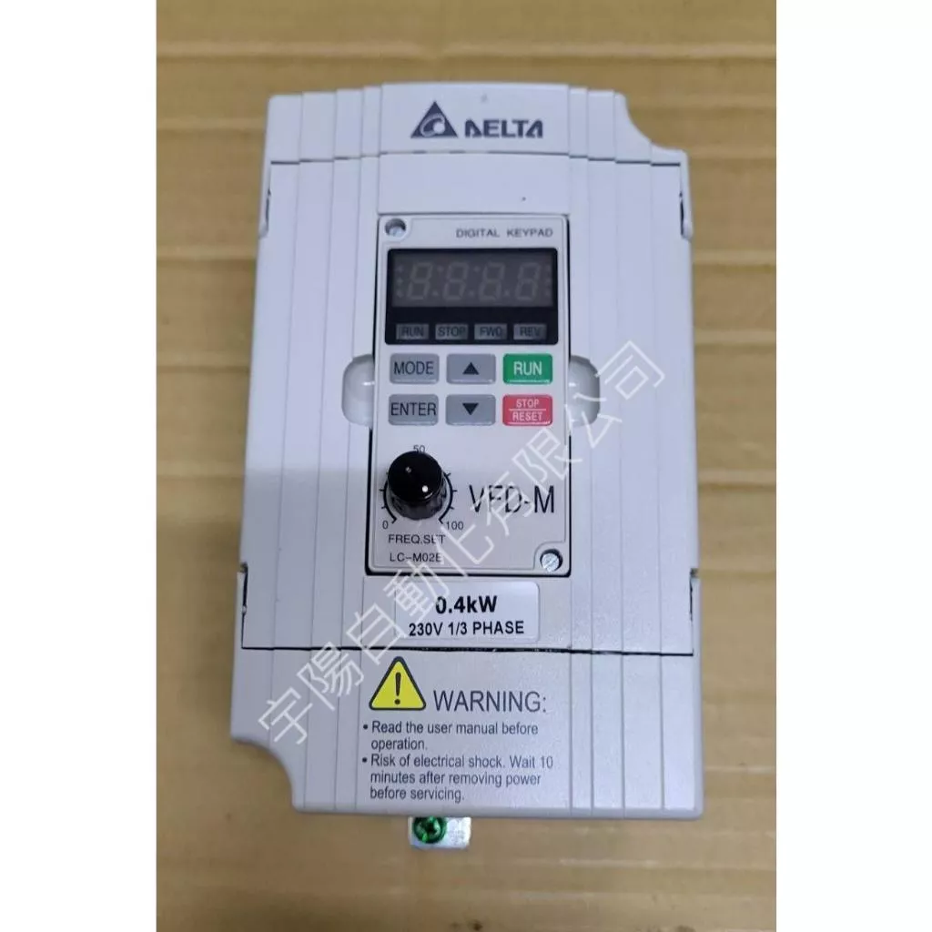 台達VFD-M變頻器VFD004M21A 入:單相/三相 220V 0.4KW 半馬