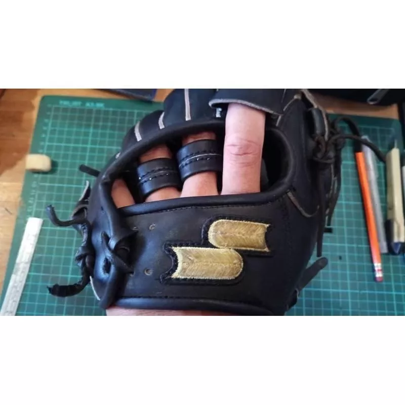 藥指指套縫合-棒壘球手套