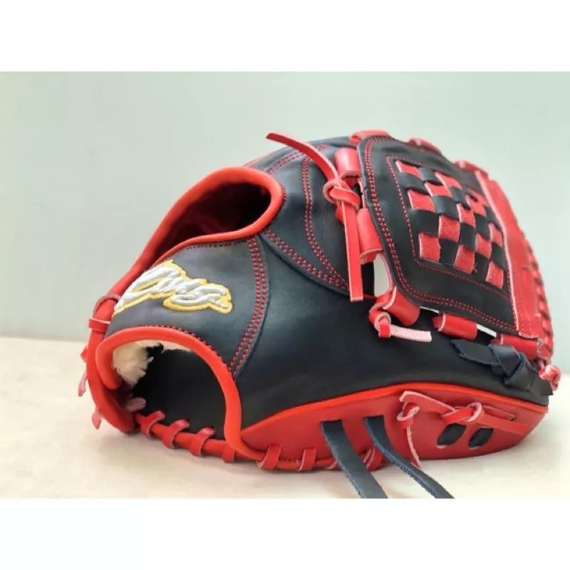 ● 品牌 ：King內野手套_樣品限定款