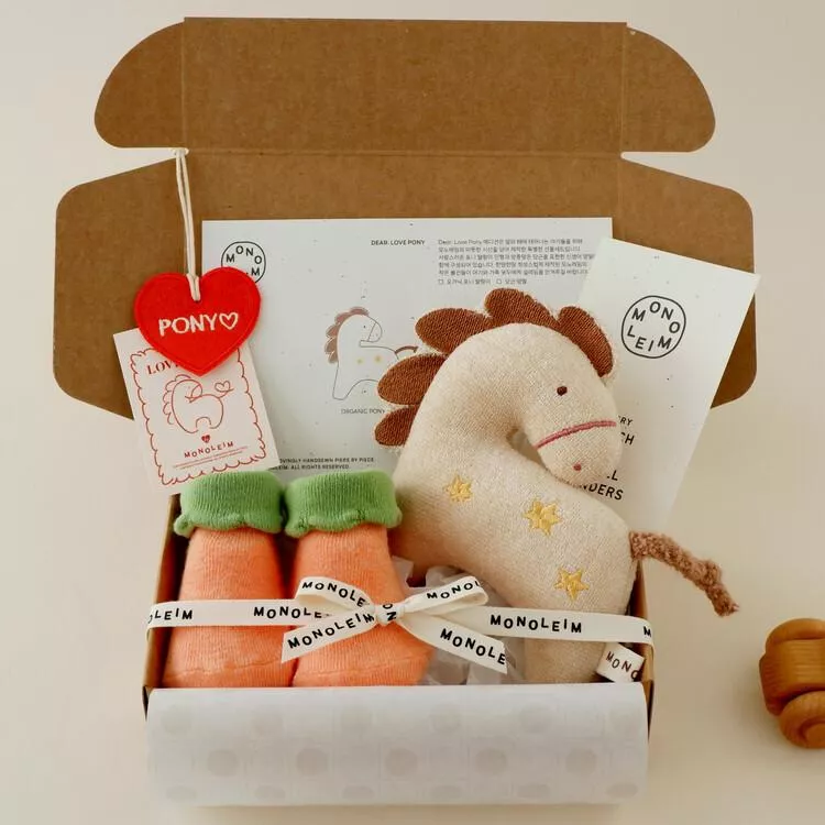 《禮盒組》小馬手搖鈴+胡蘿蔔襪子