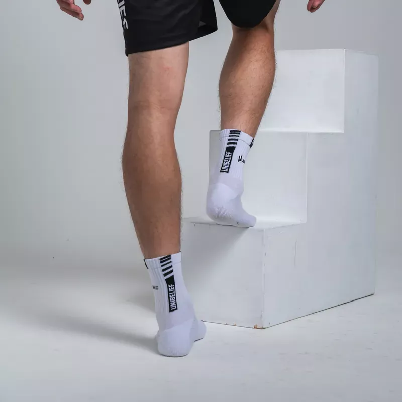 LOGO電繡中筒運動襪