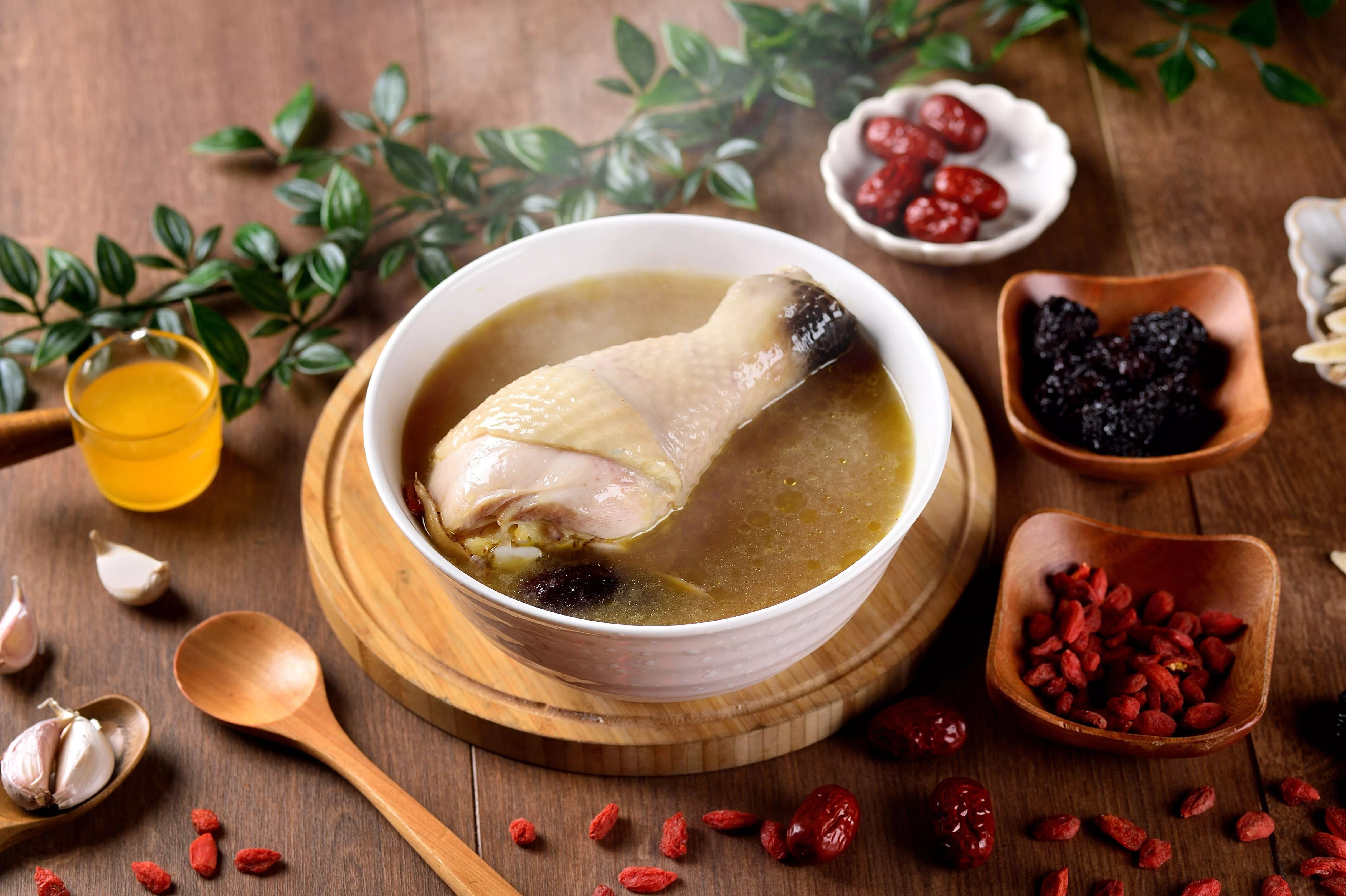 紅棗枸杞雞湯 (雞腿)