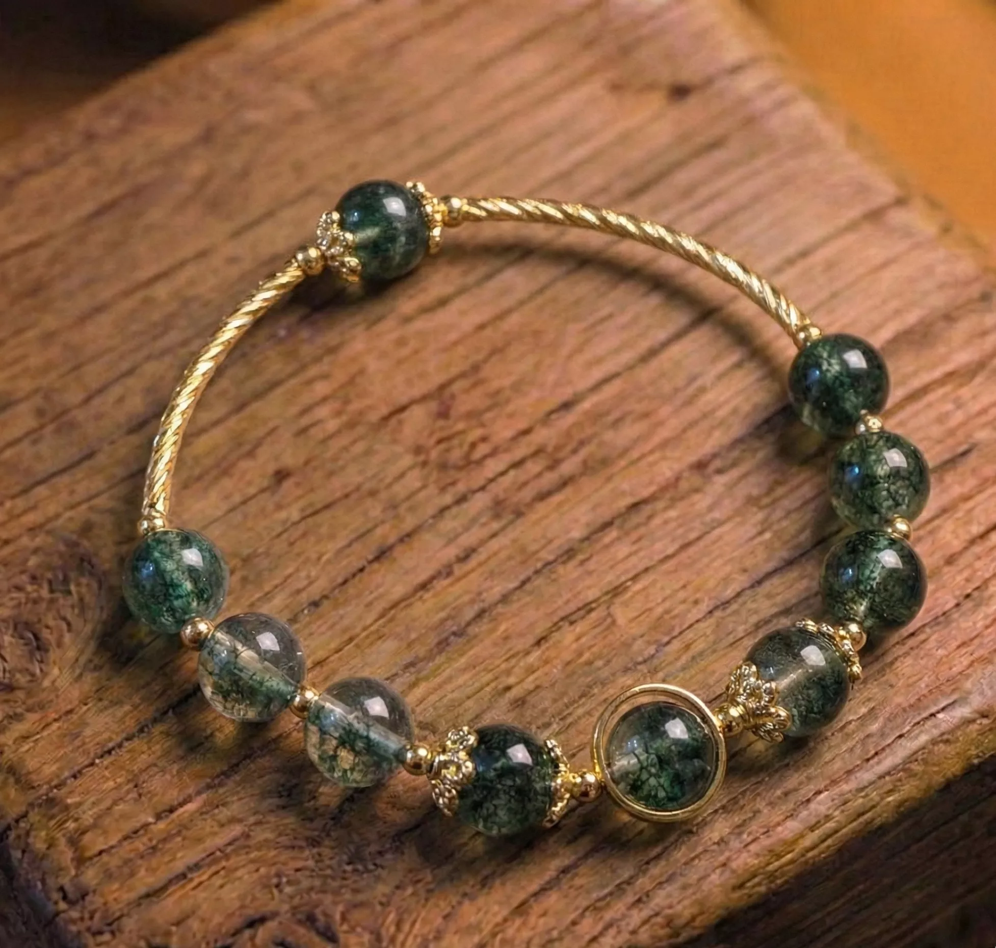 深綠守心手鍊｜在需要安靜的時候，陪你站穩的那一圈