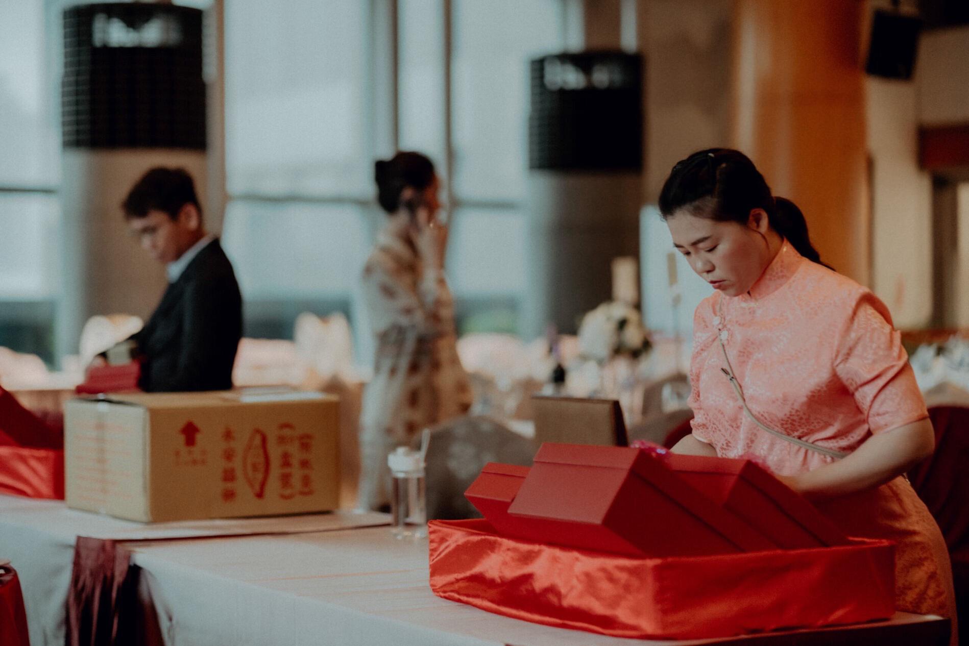 Vira春萱｜婚禮儀式主持・儀式喜娘・婚禮總召 陪伴你走過籌備文定、迎娶與每個重要時刻