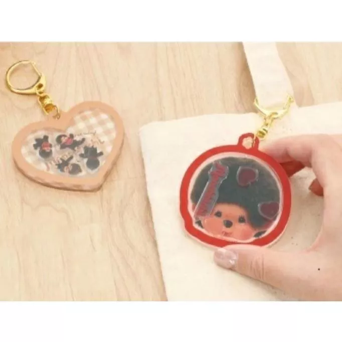 GU星願屋💜💛-🇯🇵日本代購「蒙奇奇 壓克力愛心鑰匙圈」，下單前請先詢問是否有現貨❗️
