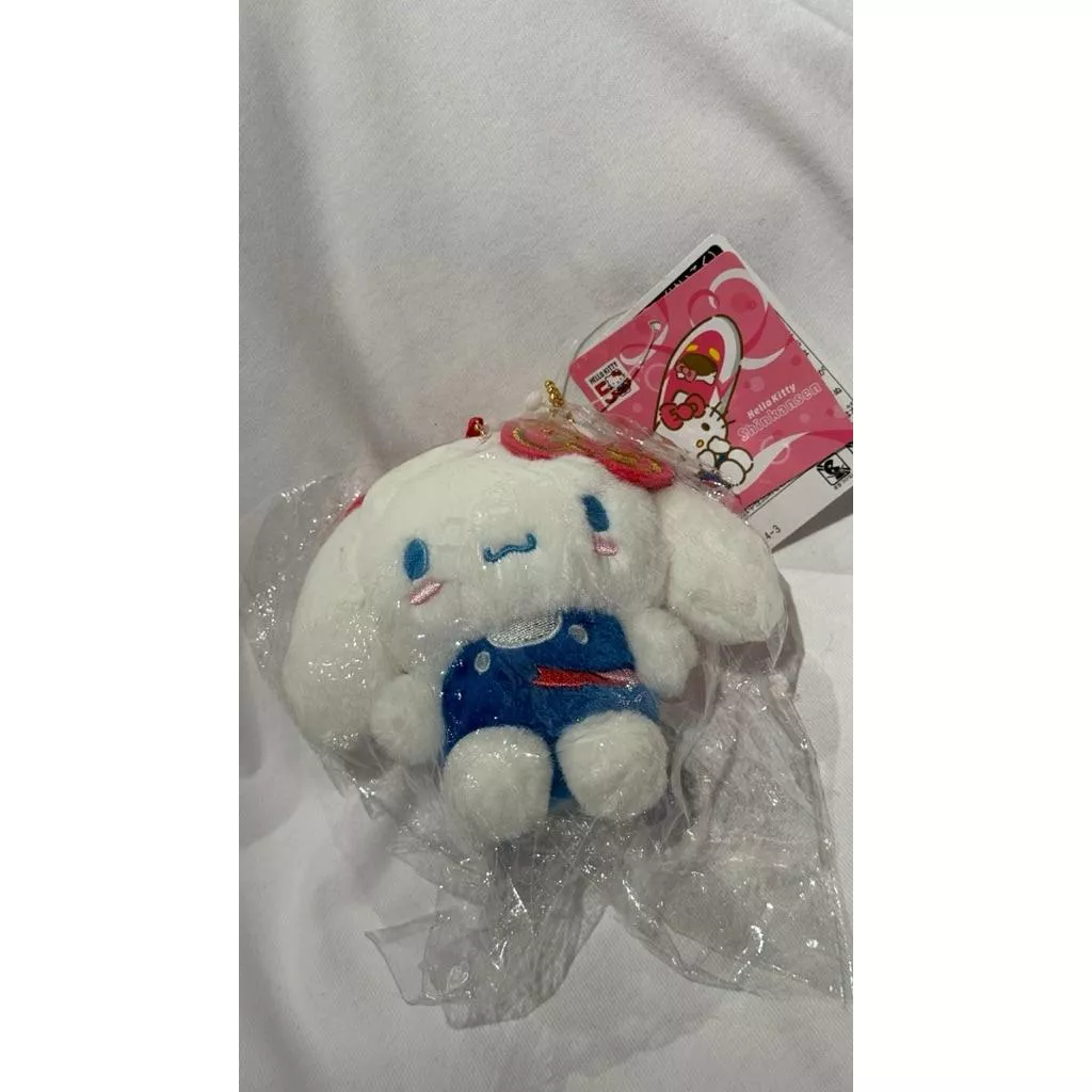 GU星願屋💜💛-🇯🇵日本代購「三麗鷗KITTY新幹線50週年大耳狗限定吊飾」，下單前請先詢問是否有現貨❗️