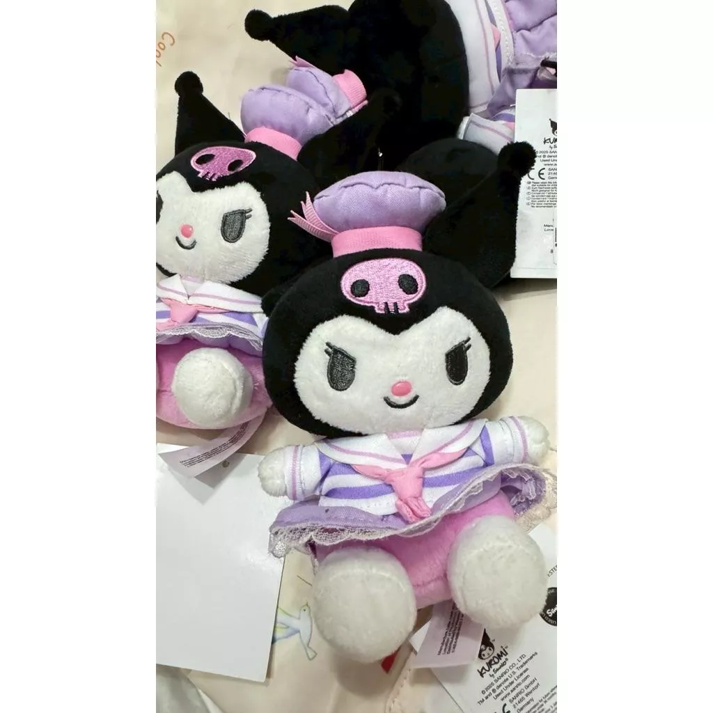 GU星願屋💜💛-🇯🇵日本代購「美國限定酷洛米水手服坐姿吊飾」❗️商品現貨有限，下單前請先詢問是否有現貨❗️