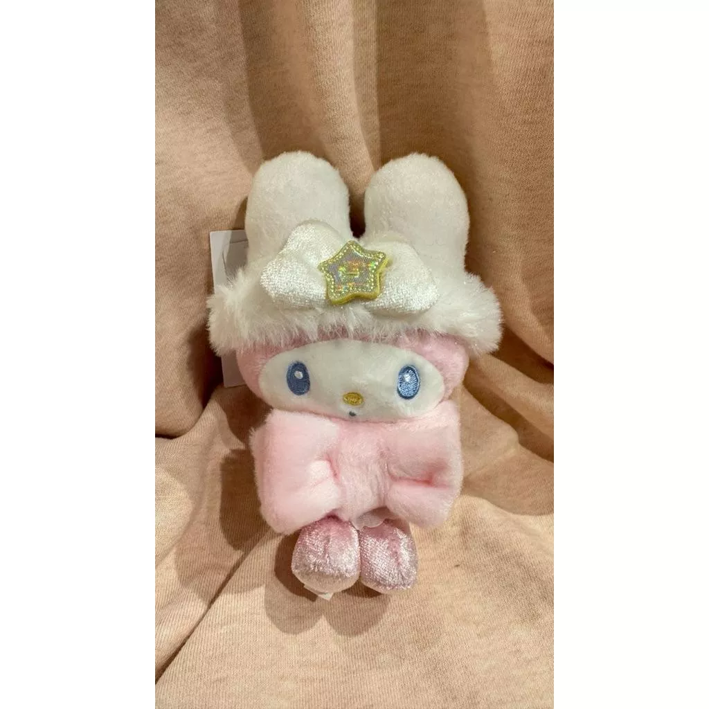 GU星願屋💜💛-🇯🇵日本正版「美樂蒂冬季星星蝴蝶結吊飾」，下單前請先詢問是否有現貨❗️