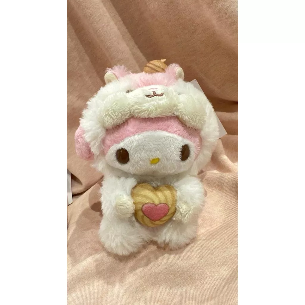 GU星願屋💜💛-🇯🇵日本正版「美樂蒂松鼠愛心變裝吊飾」，下單前請先詢問是否有現貨❗️