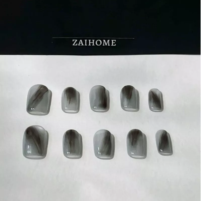 現貨 | 隔日到貨【濃墨重彩-16】新短方甲 貓眼暈染 高級顯白 穿戴甲 純手工甲片 黑色系 水墨美甲