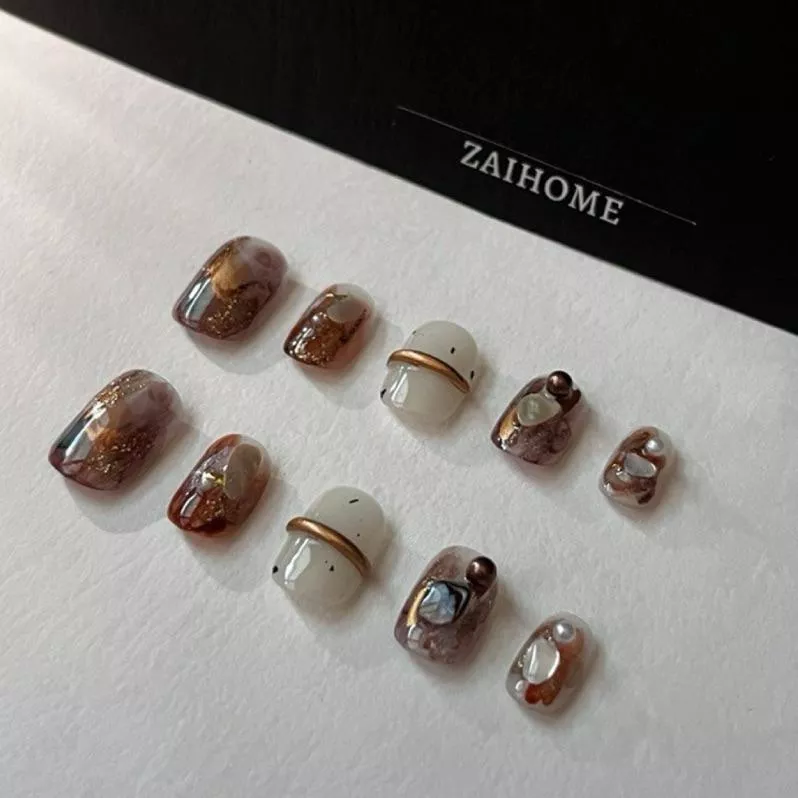 現貨 + 預購 |【流逝-49】短方圓 新款 純手工穿戴甲 高級感 秋冬溫柔顯白焦糖琥珀