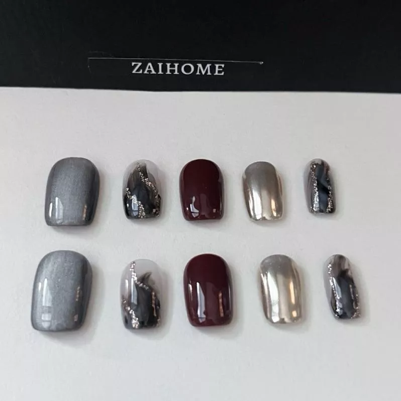 現貨|隔日到貨【太妃-06】新短方甲 秋冬顯白穿戴甲|純手工穿戴甲 深色系美甲