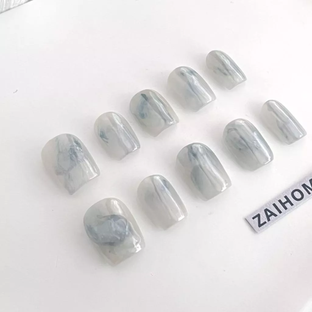 現貨｜隔日到貨 【琉璃雲石】新短方 光澤穿戴甲 貓眼細閃 高級感 藍色系美甲 暈染美甲