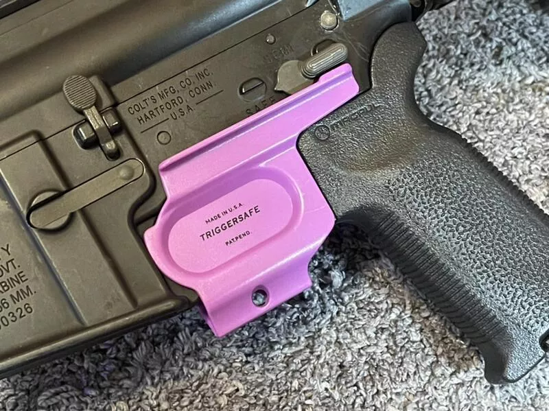 *現貨屋*紫色 M4 AR15 扳機 安全護蓋 扳機保險 安全鎖 黑色