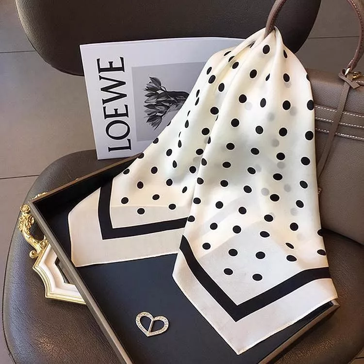 100％桑蠶絲波點赫本風真絲領巾小方巾披肩