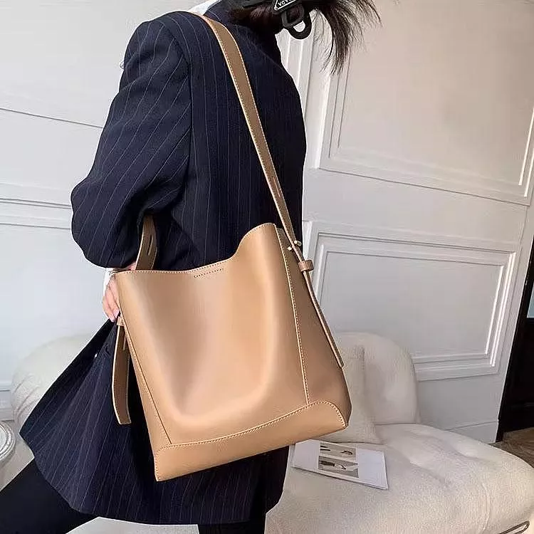 牛皮水桶包質感通勤包上班族包包