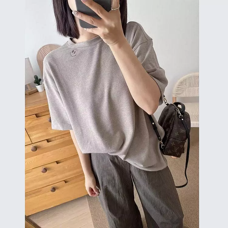 百搭笑臉刺繡德絨短袖上衣