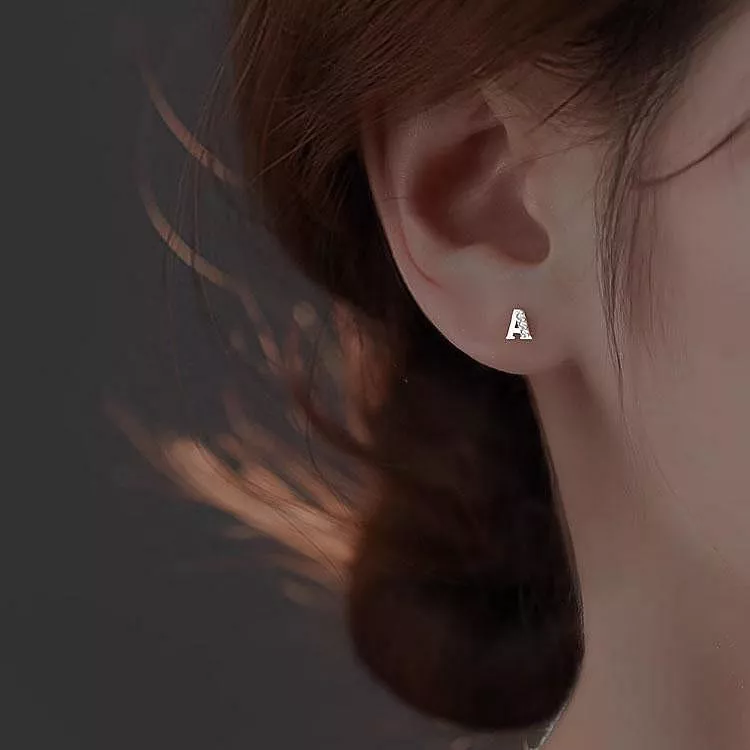 純銀字母耳環潮耳骨釘耳飾