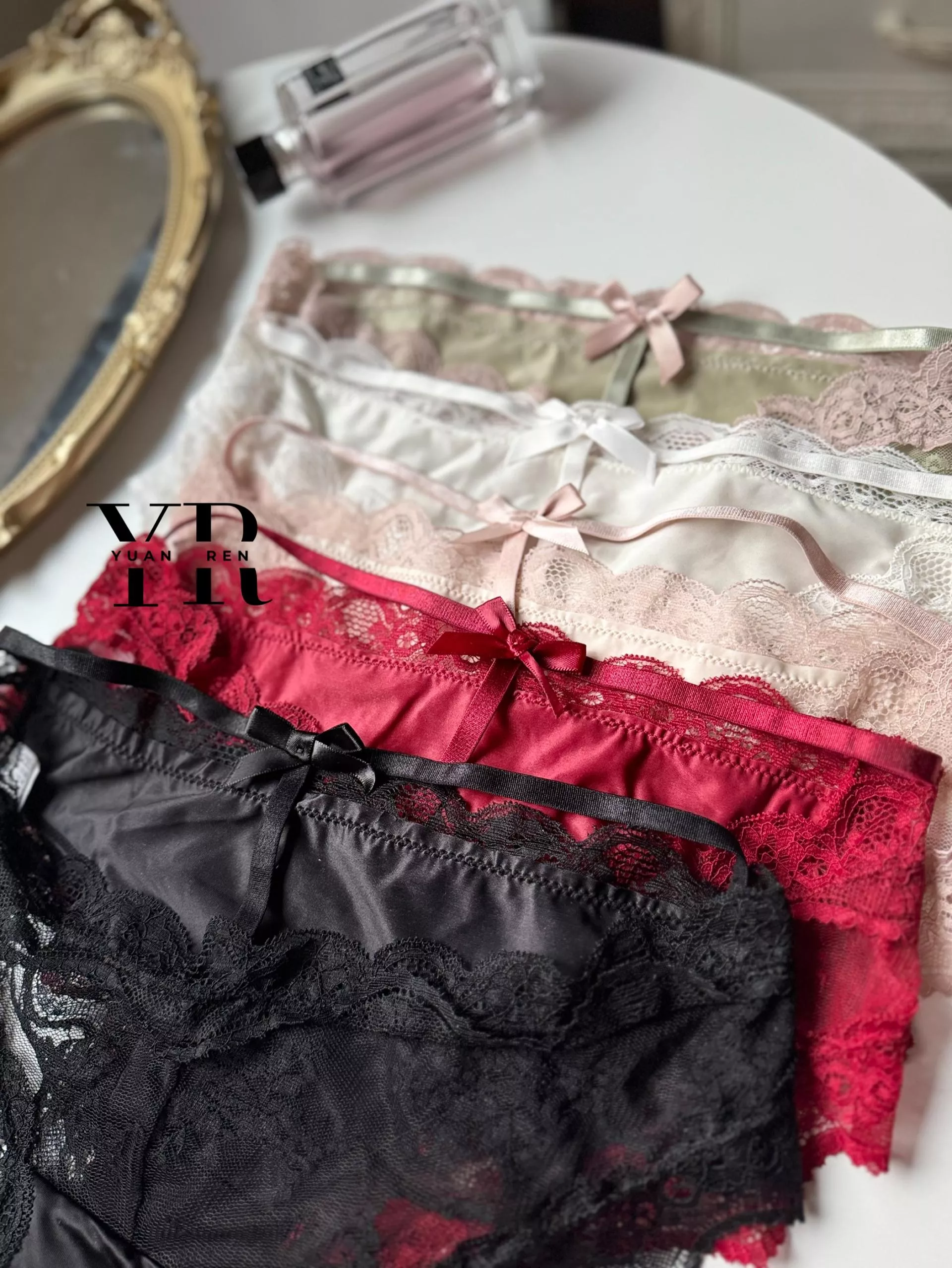 浪漫法式風~緞面簍空蕾絲內褲(M-XL)-PT111