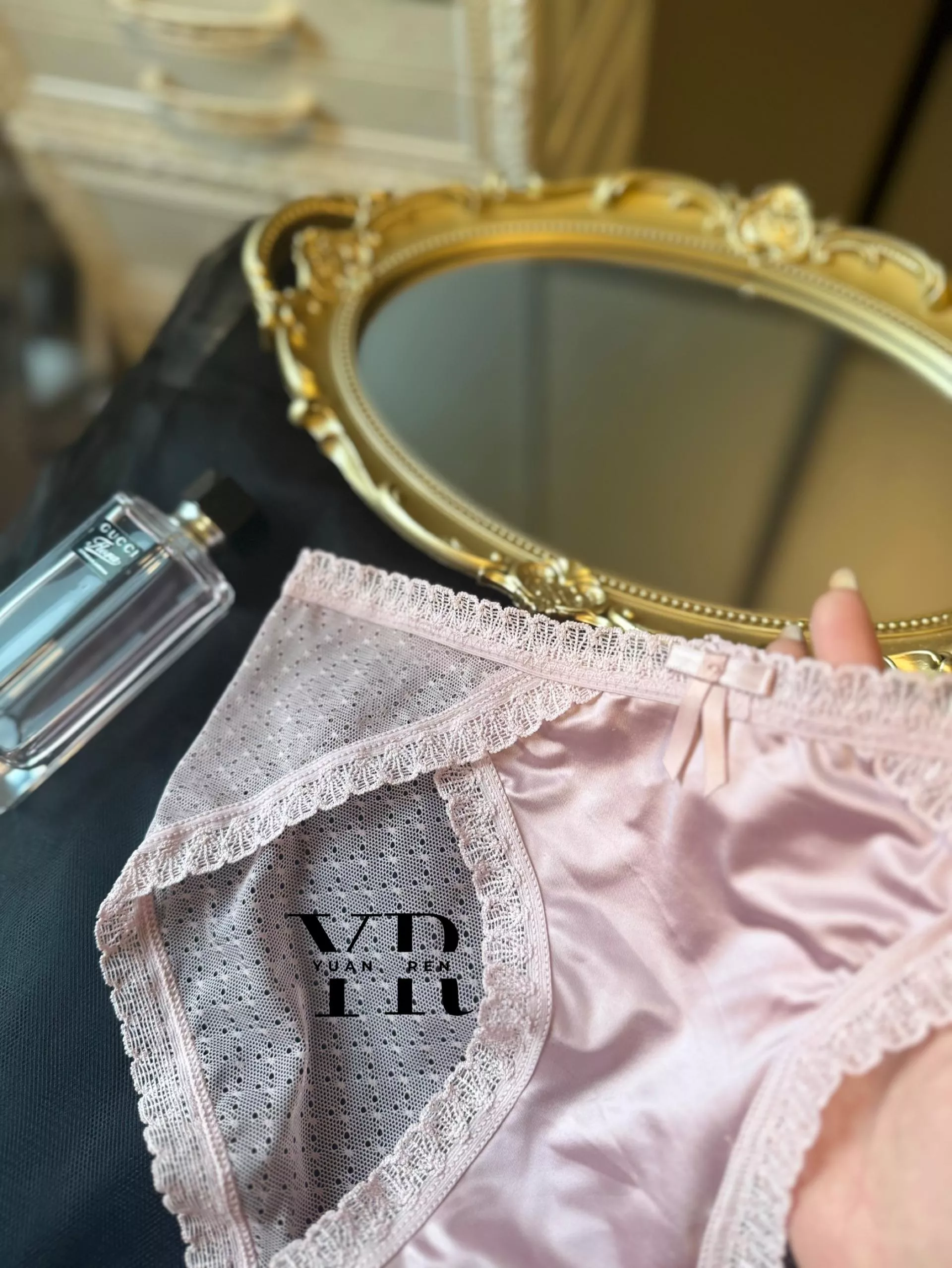 法式浪漫~緞面網紗超薄無痕內褲(M-XL)-PT115