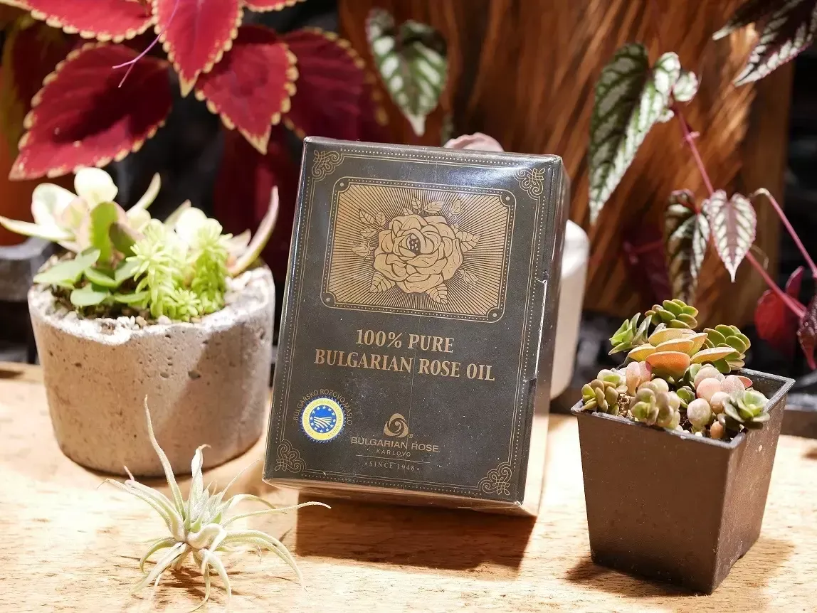 𝔹𝔾🌹Bulgarian rose oil保加利亞玫瑰精油 木雕方盒 盒裝精裝 5g / 5.87ml
