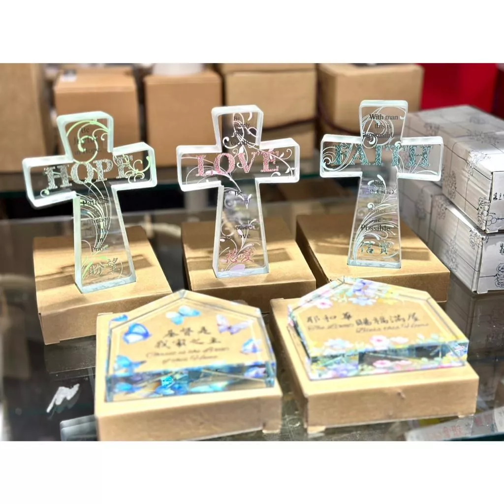 【🐑百羊書房】信望愛玻璃十字架擺飾擺件（實品比照片美❤️）VEN4