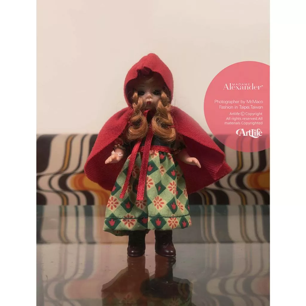 Artlife ㊁ MCDONALDS 2002 Alexander LITTLE RED 亞歷山大 小紅帽