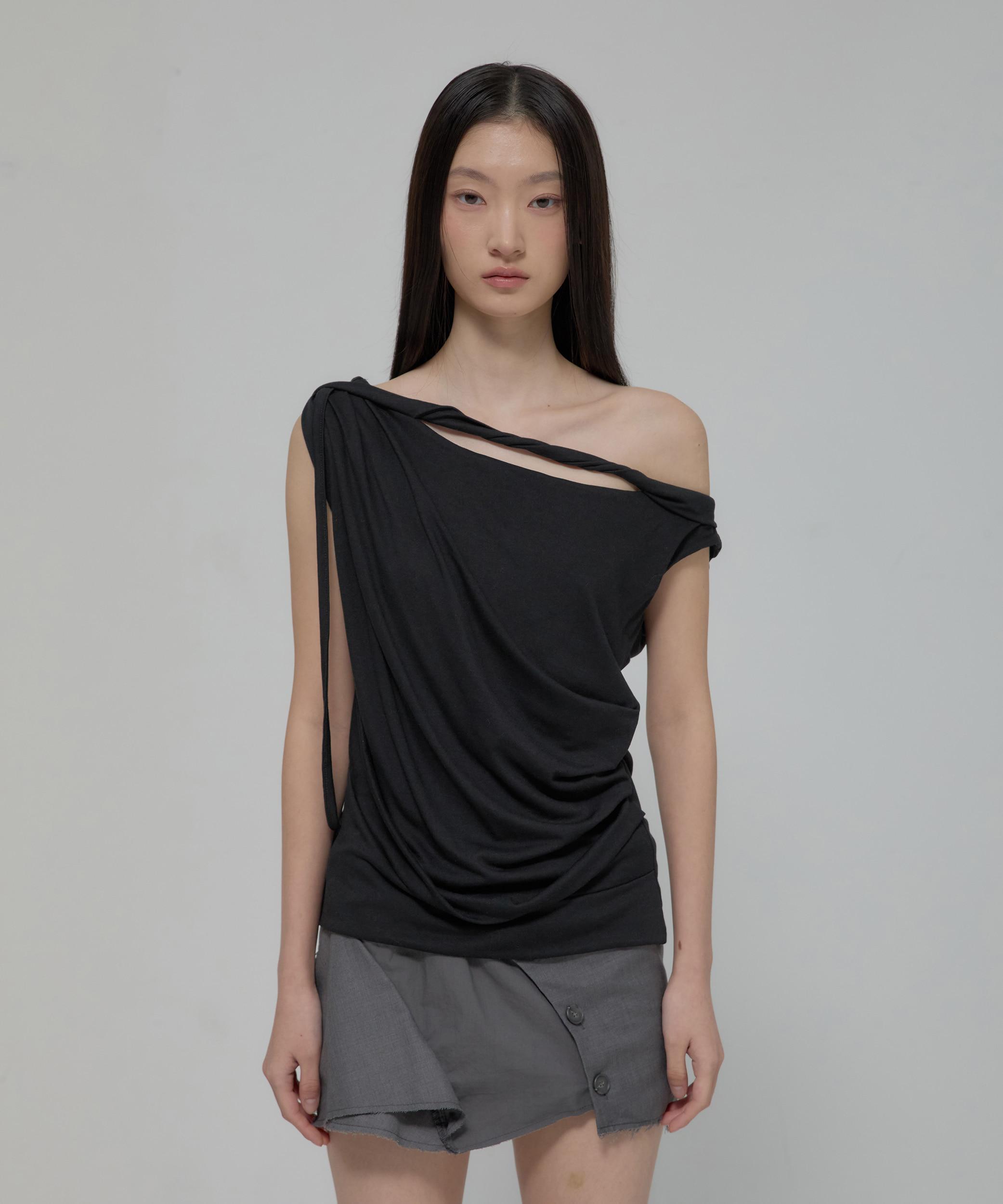 FLARE UP Braided Drape One-Shoulder Top 黑