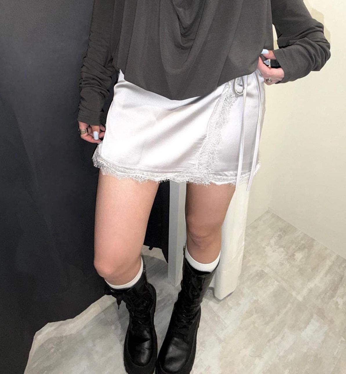 HILLDA 蕾絲緞面綁帶短裙 灰