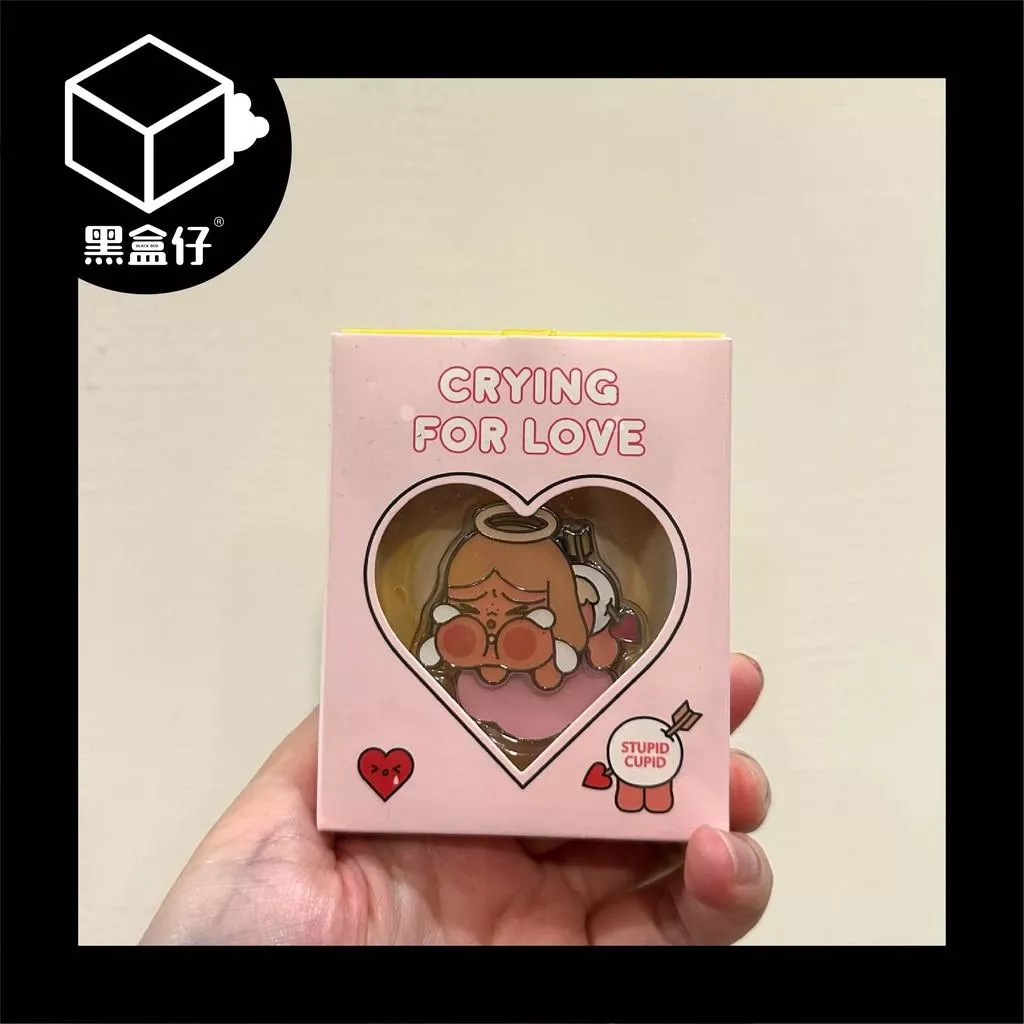 【黑盒仔】POPMART泡泡瑪特-CRYBABY哭娃-CRYING FOR LOVE徽章(已絕版)