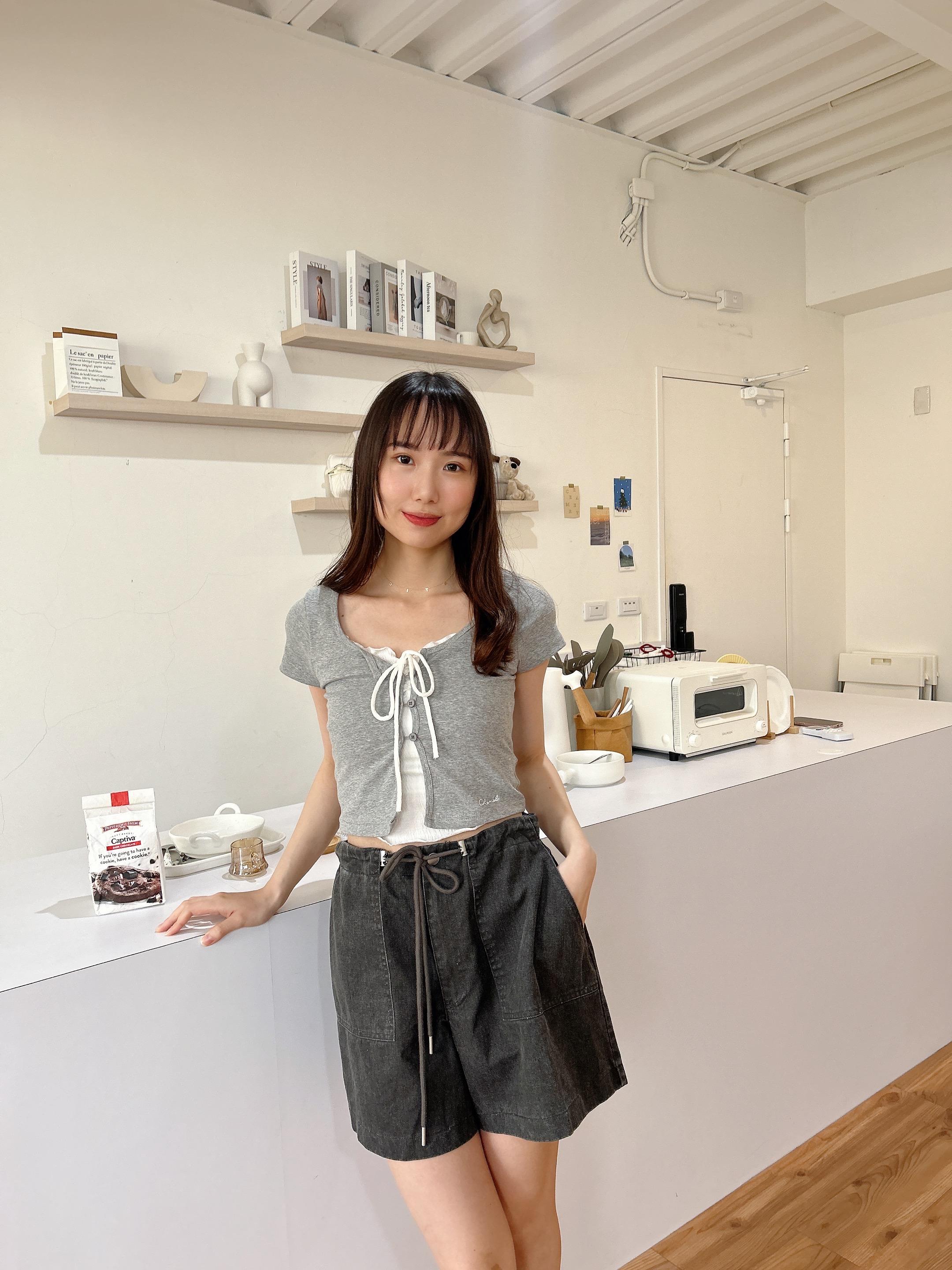 甜美氛圍拼接蕾絲綁帶上衣 (2色)