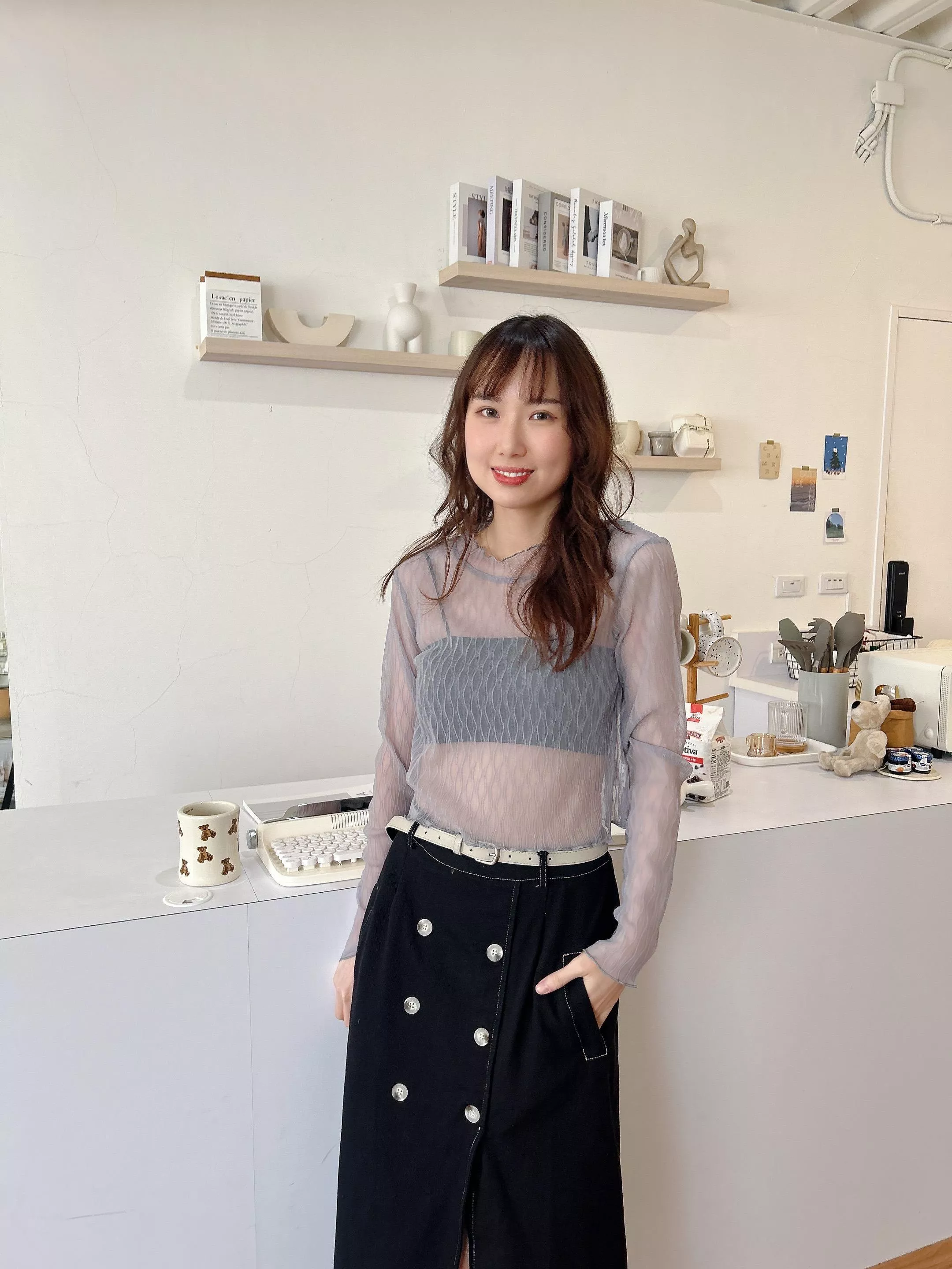 打底首選木耳邊波紋透膚上衣 (3色)