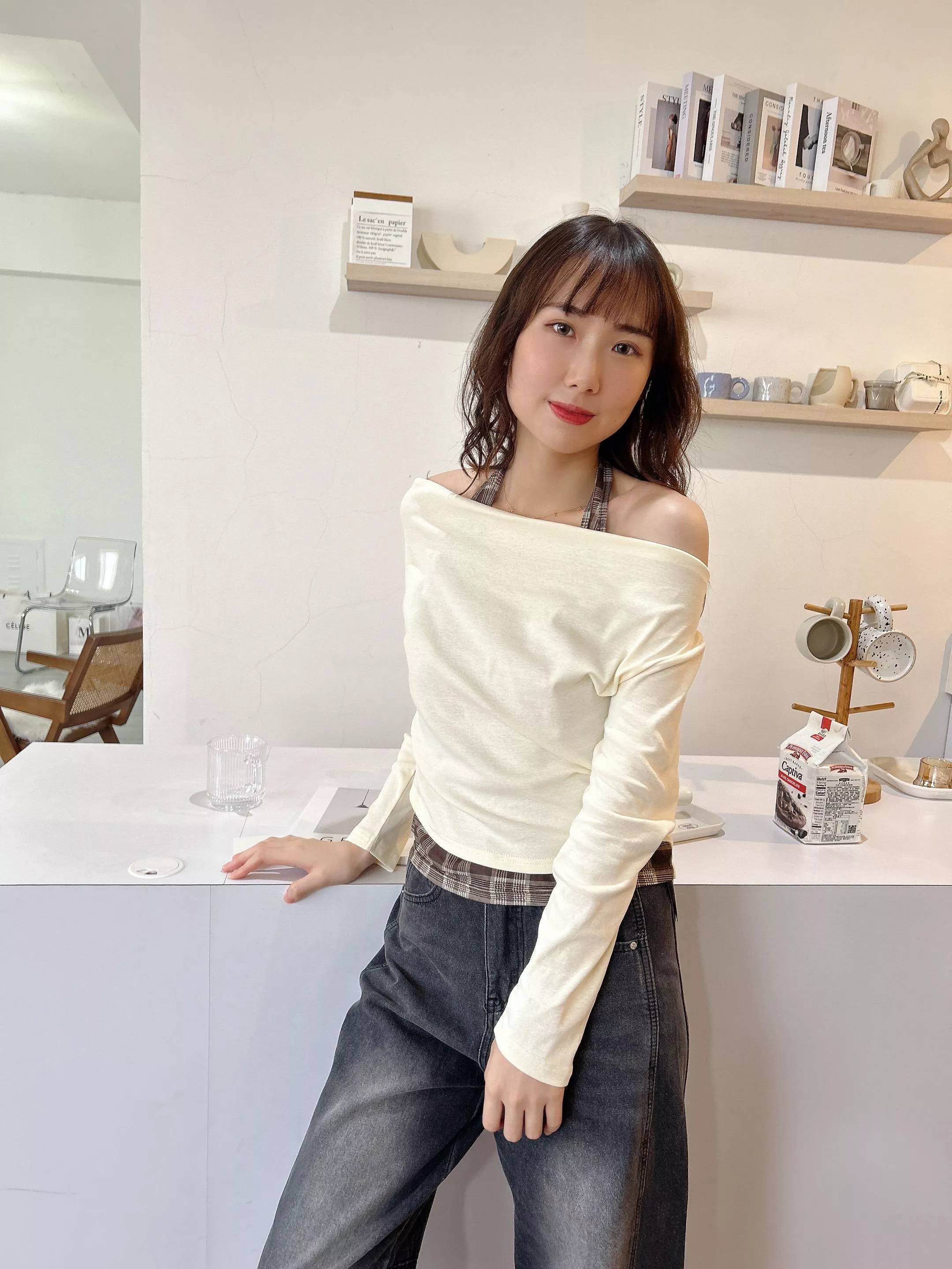 抓住妳目光假兩件格紋掛脖上衣 (2色)