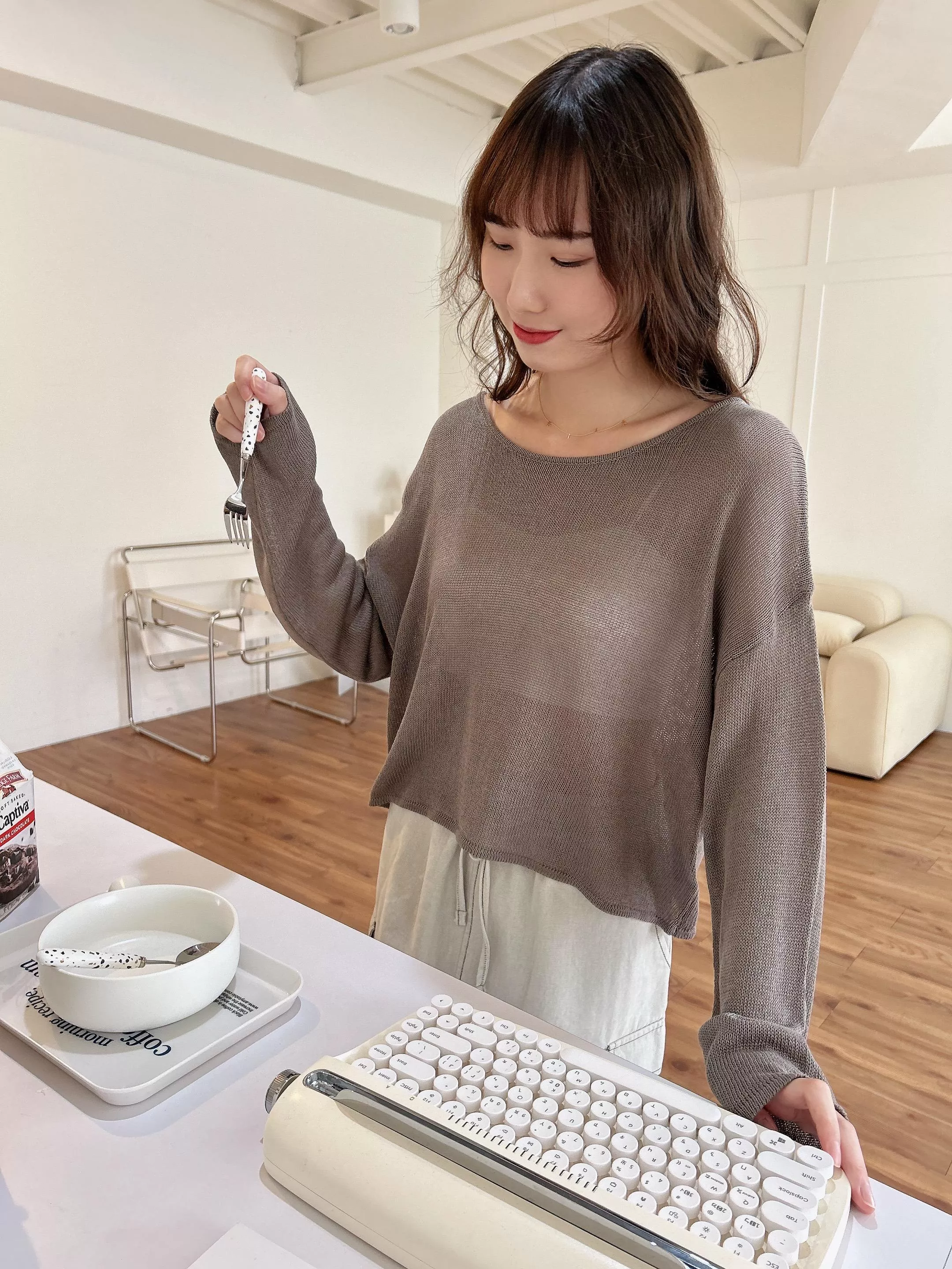 秋日氛圍後交叉薄針織衫 (3色)