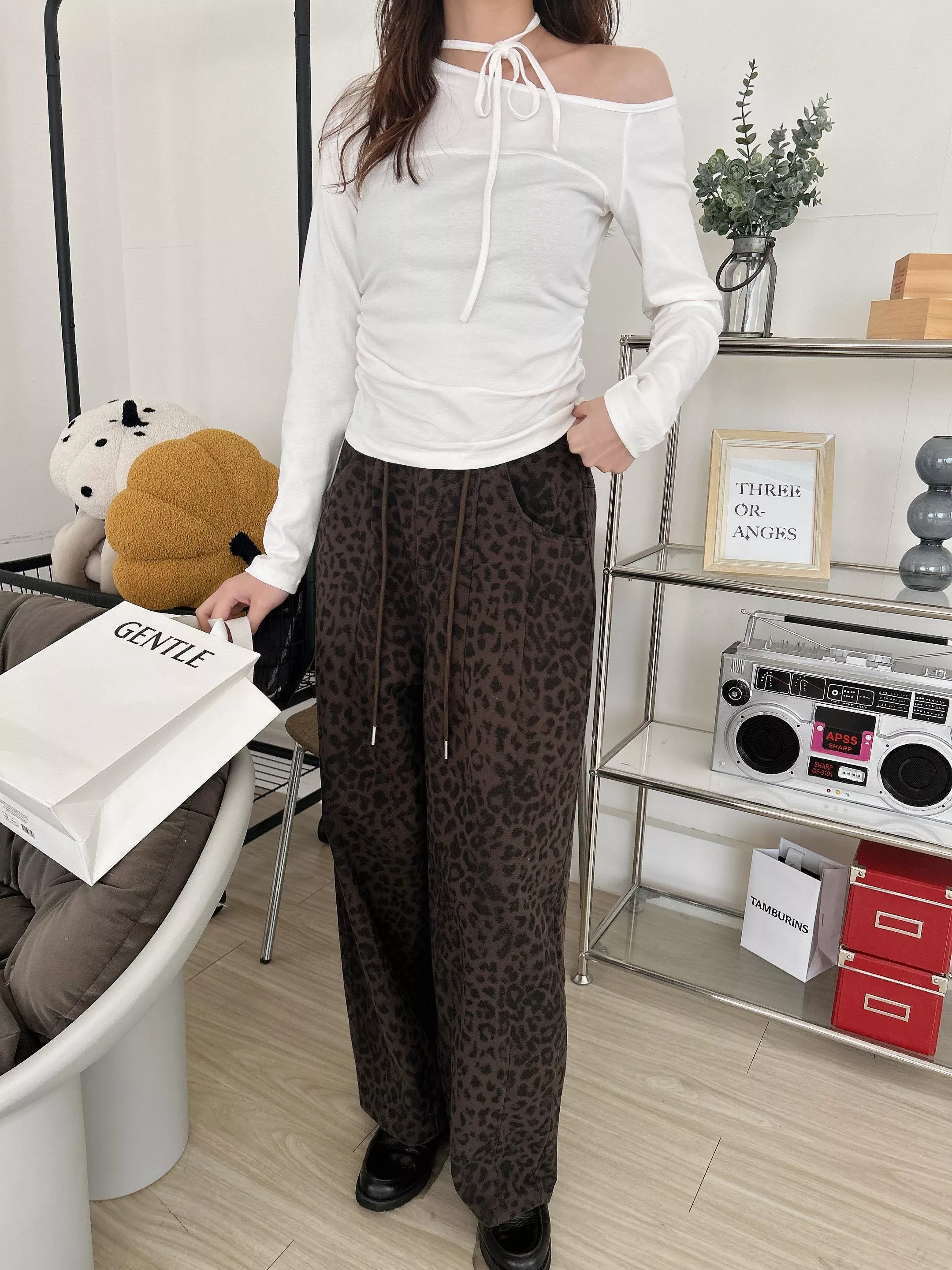 不費力的時髦豹紋抽繩後鬆緊長褲