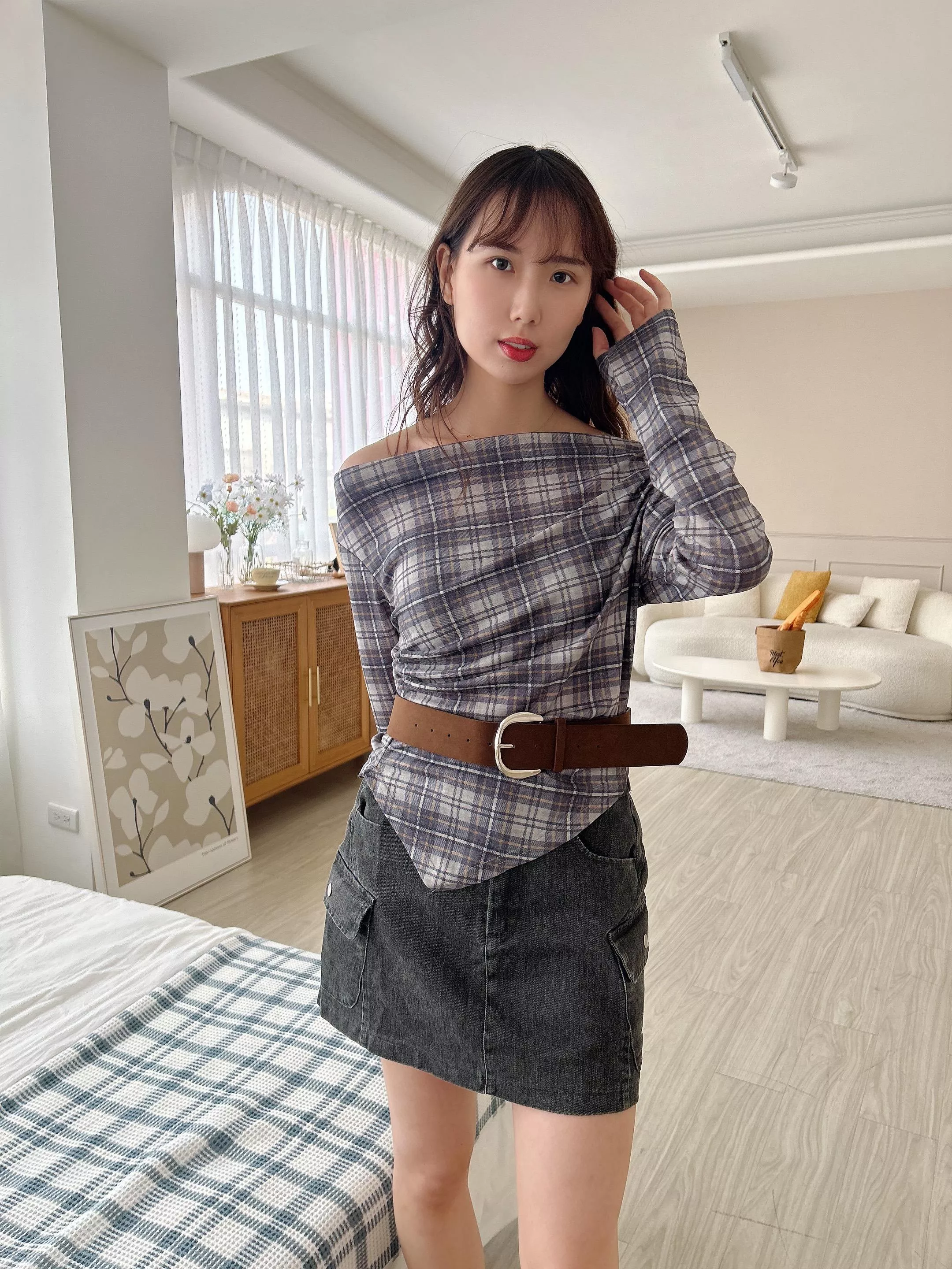 純慾風斜肩復古格紋上衣 (附皮帶)