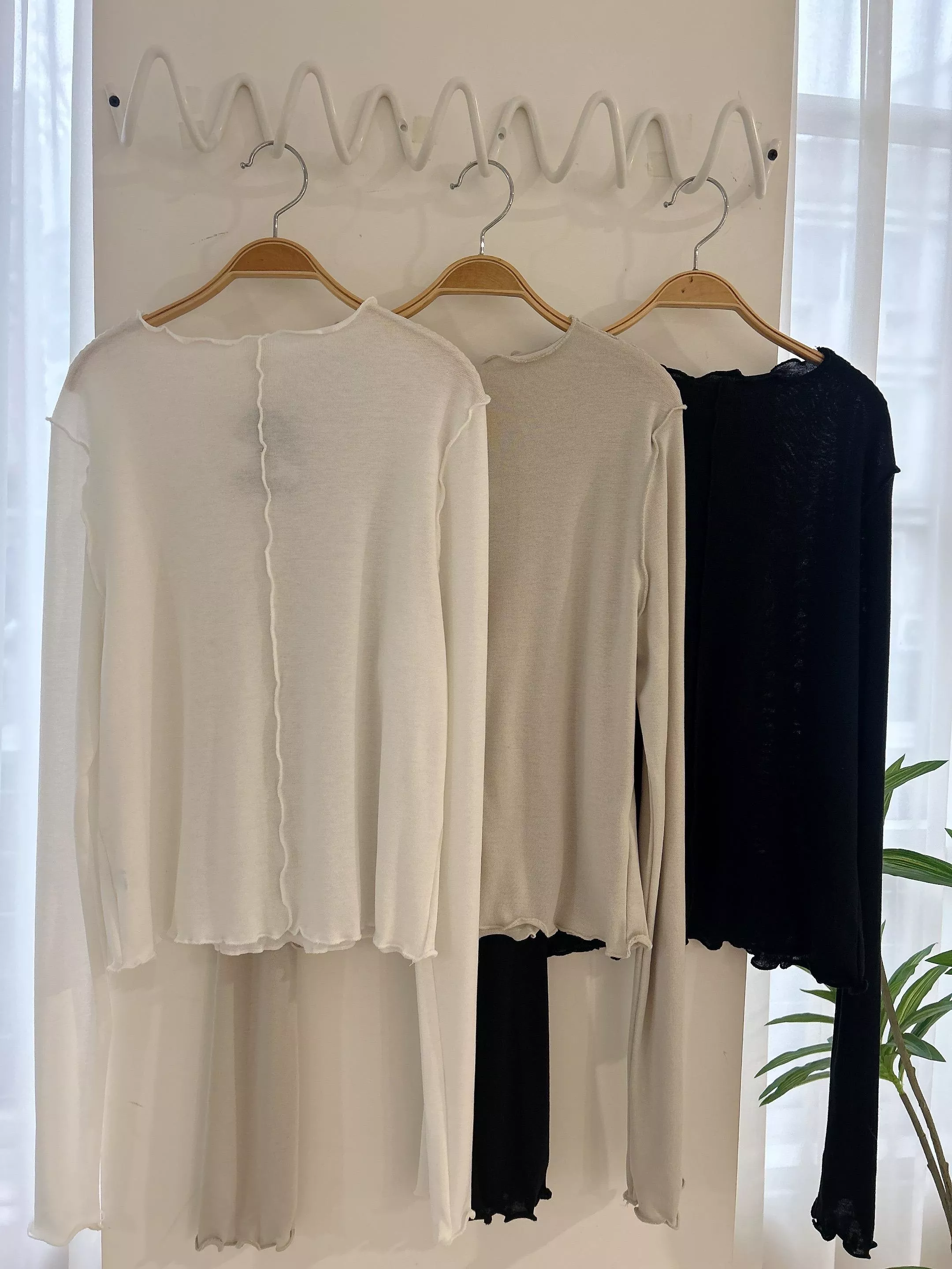 萬中選一中車線木耳邊打底上衣 (3色)