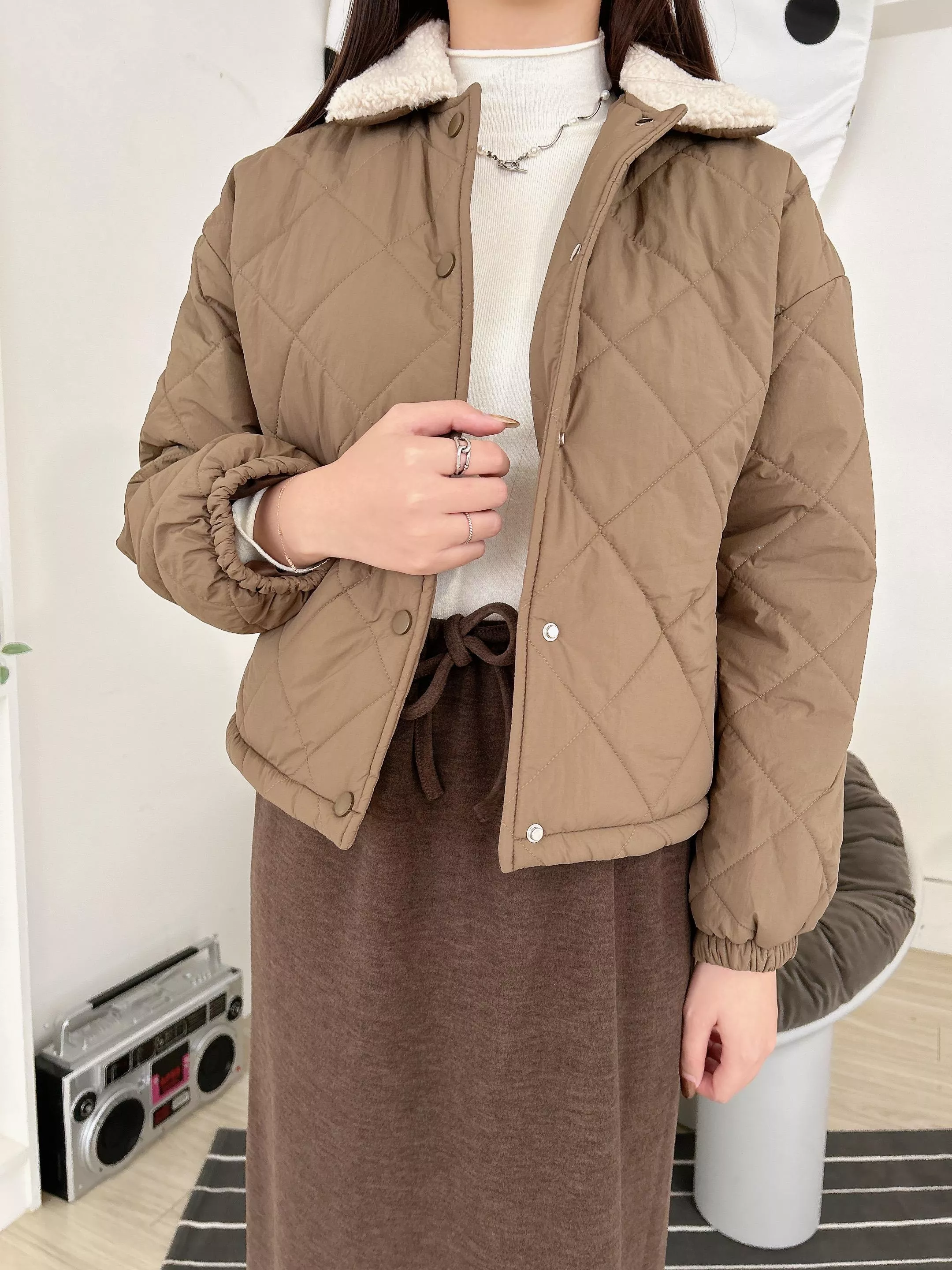 溫暖陪伴羊羔毛領菱格紋外套 (2色)