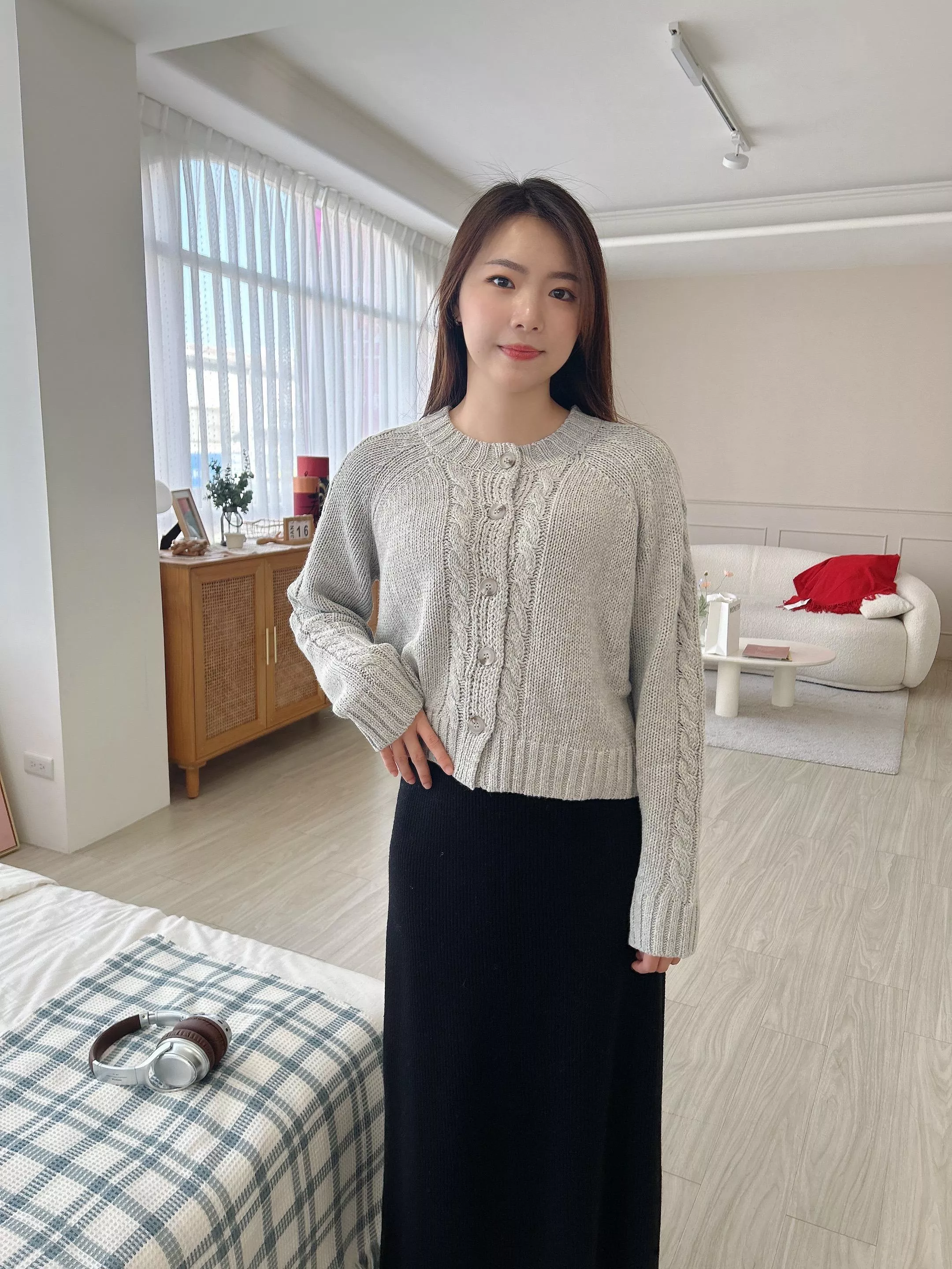 聖水洞歐膩麻花排釦針織衫 (2色)