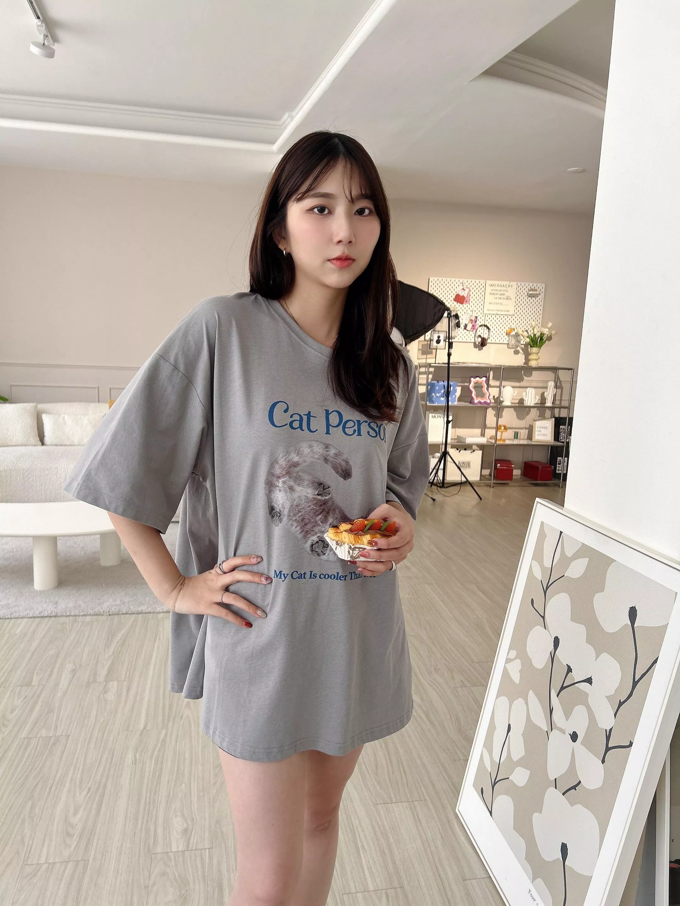 貓奴必收!撒嬌貓咪大TEE (2色)