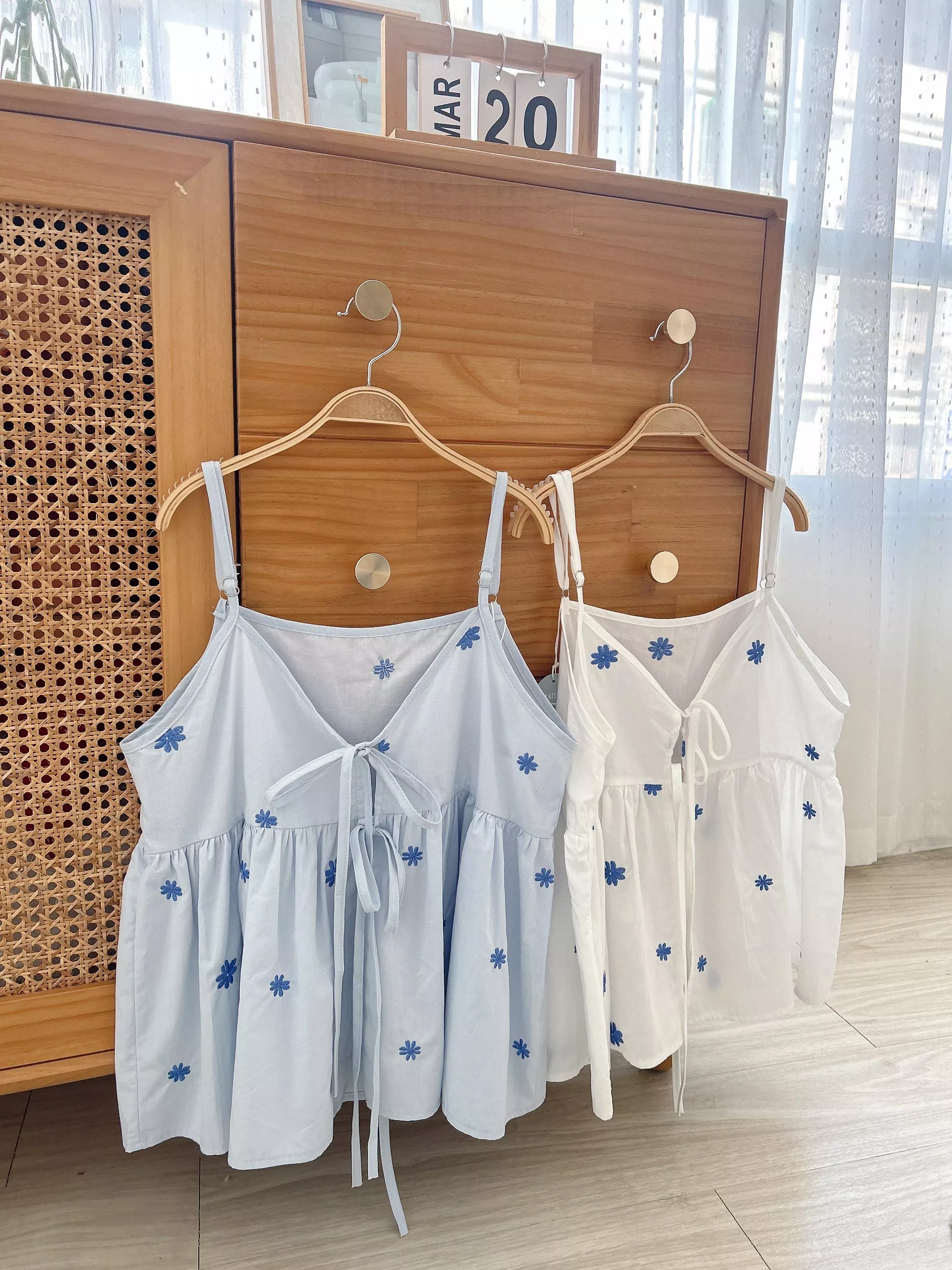 法系甜感小花刺繡背心 (2色)