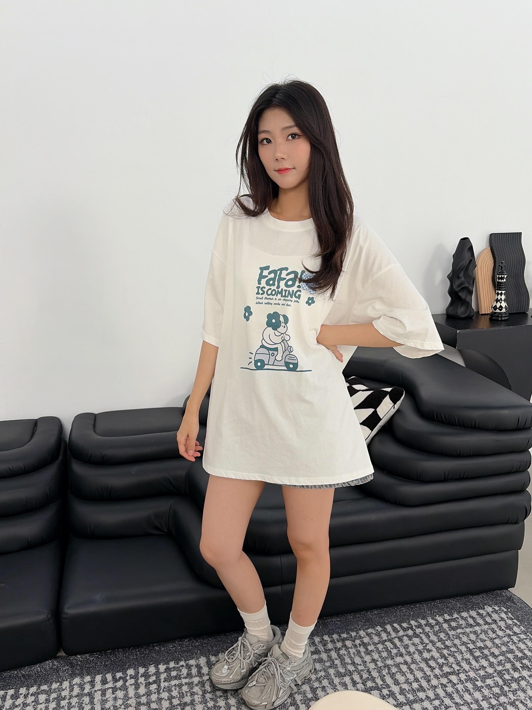 療癒系狗狗騎車花花大Tee (2色)