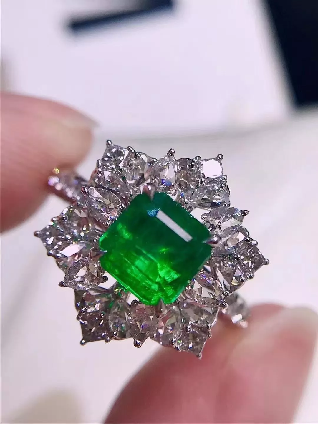 台北奧斯珠寶 阿富汗潘傑希爾祖母綠戒指