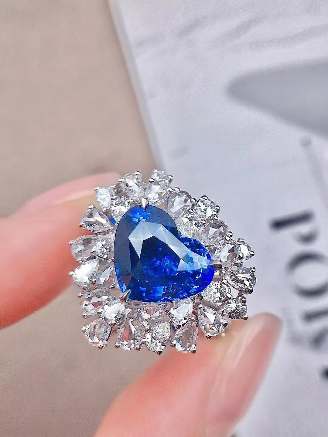 台北奧斯珠寶 一見傾心 4.3克拉皇家藍 藍寶石