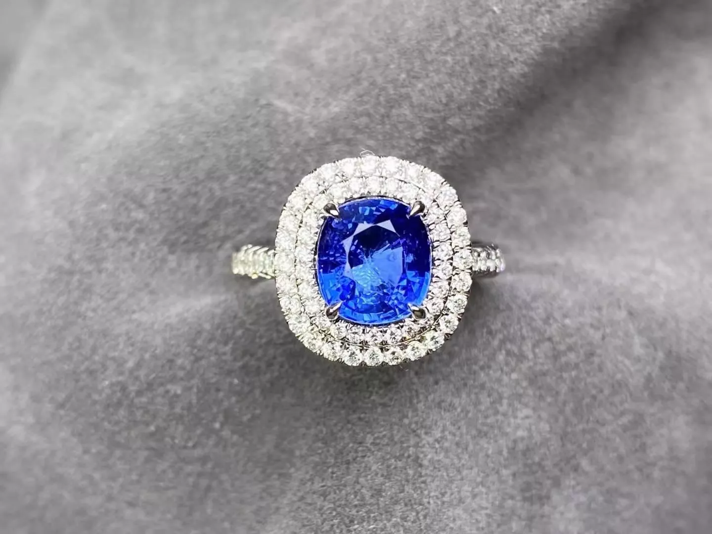 台北奧斯珠寶 皇家藍色藍寶石兩用款3.02克拉